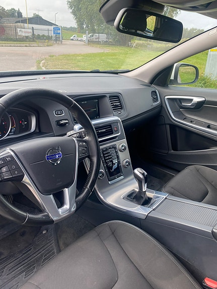 Volvo V60 4 of 4