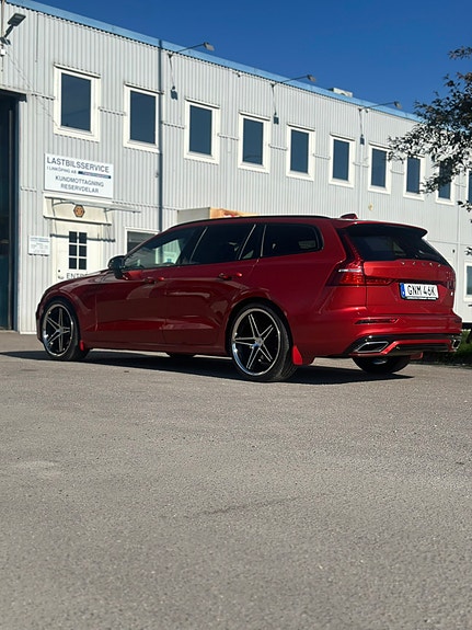 Volvo V60 4 of 5