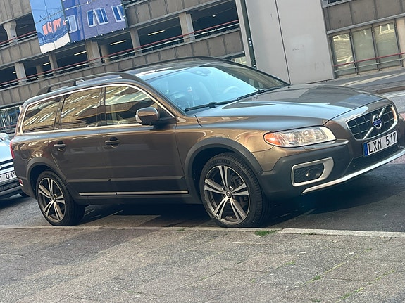 Volvo XC70 3 of 5