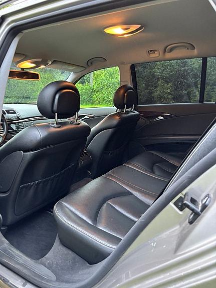 Mercedes-Benz E200 6 of 6