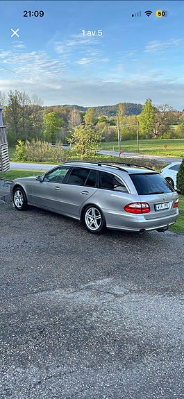 Mercedes-Benz E200 2 of 5