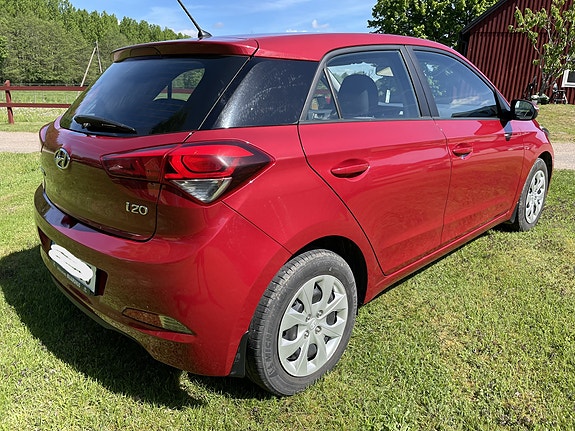 Hyundai i20 3 of 5