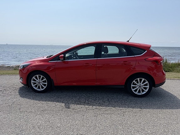 Ford Focus 2 of 5