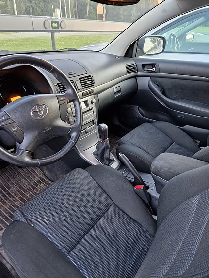 Toyota Avensis 7 of 8