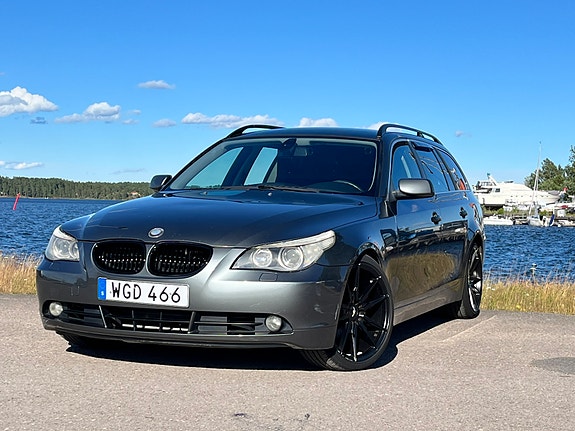 BMW 525i 2 of 10