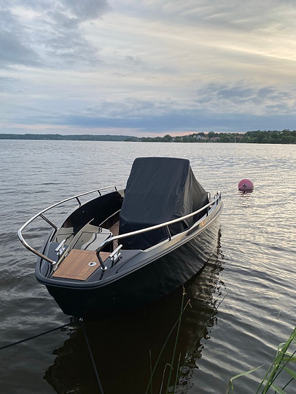 Oceanmaster 605s svart 2022 med låga timmar 2 of 6