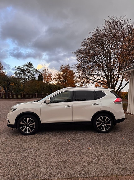 Nissan X-Trail 4 of 5