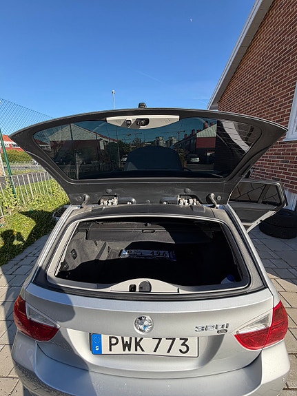BMW 320i 15 of 15