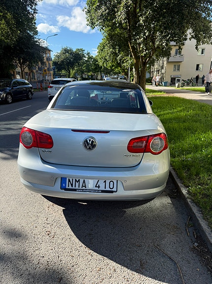 Volkswagen Eos 4 of 5