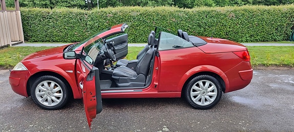 Renault Megane II 2 of 5