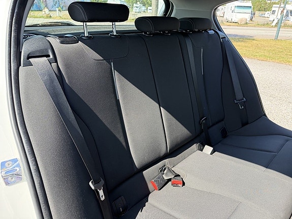 BMW 116i 13 of 15