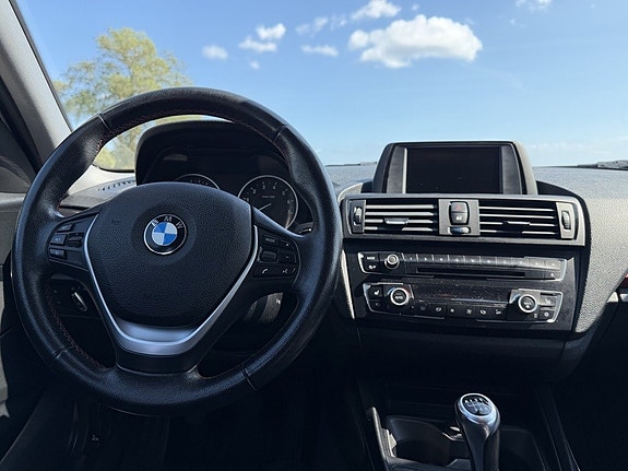 BMW 116i 8 of 15