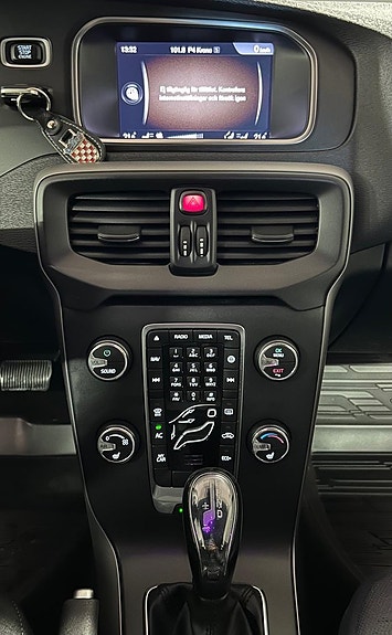 Volvo V40 Cross Country 14 of 15