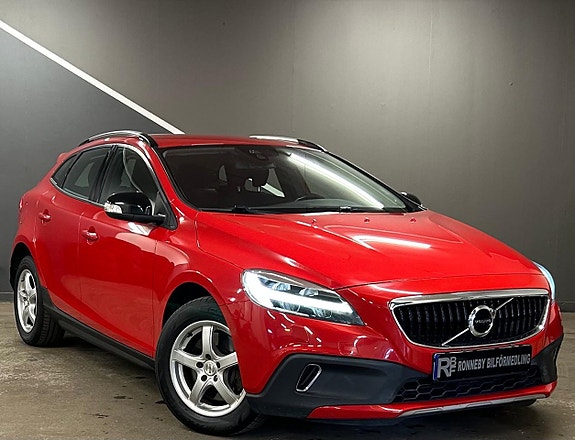 Volvo V40 Cross Country 3 of 5