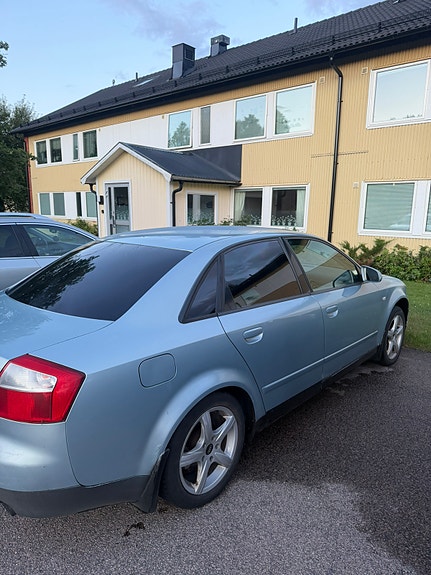 Audi A4 4 of 5