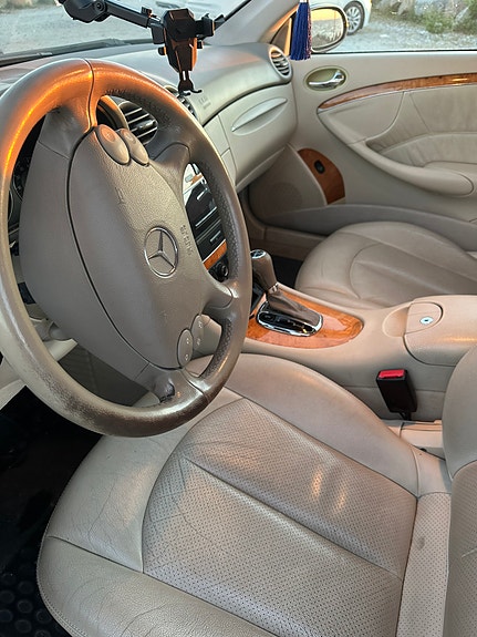 Mercedes-Benz CLK200 5 of 5