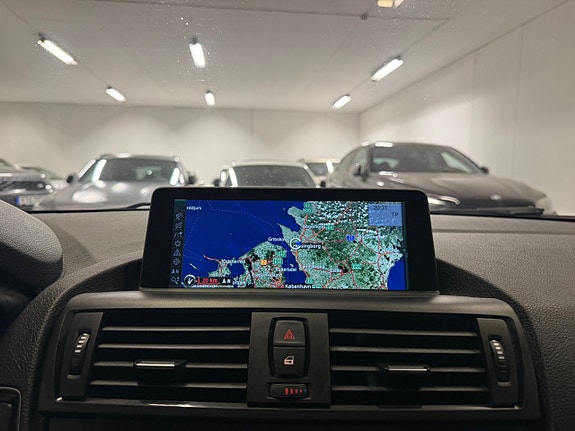 BMW 118d 22 of 30
