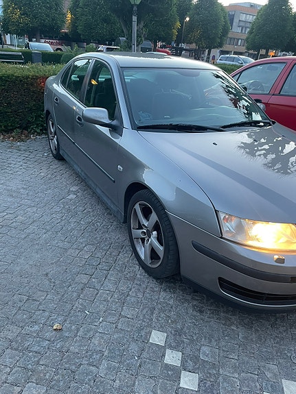 Saab 9-3 4 of 5