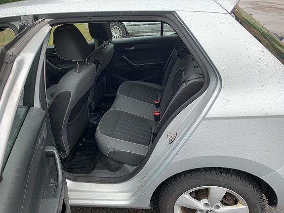 Skoda Fabia 2 of 5