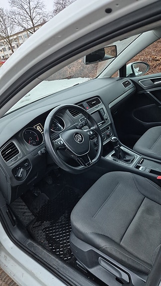 Volkswagen Golf VII 3 of 3