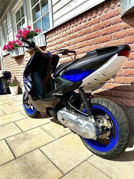 Yamaha Aerox 2 of 5