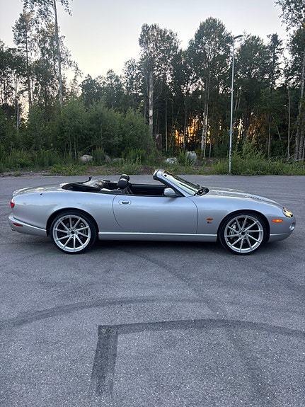 Jaguar XKR 14 of 16