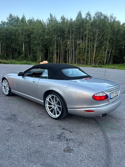 Jaguar XKR 3 of 16