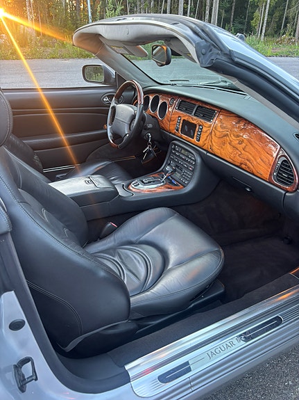 Jaguar XKR 6 of 16