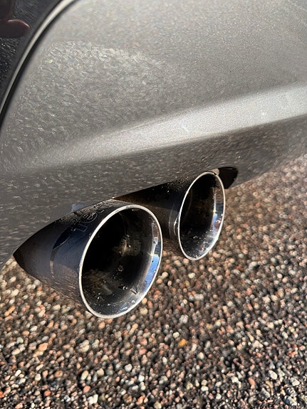 BMW 325i 4 of 5