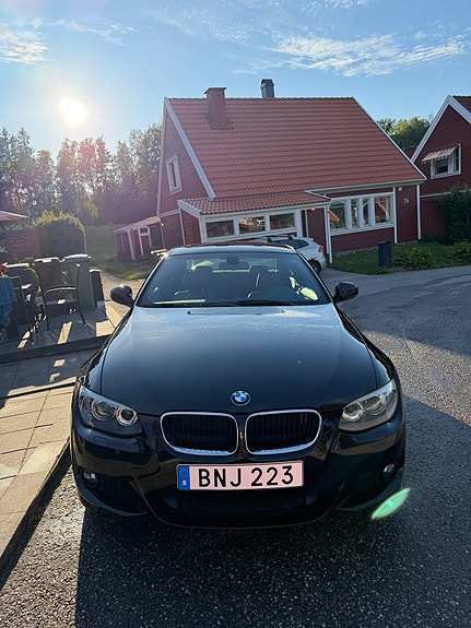 BMW 325i 3 of 5