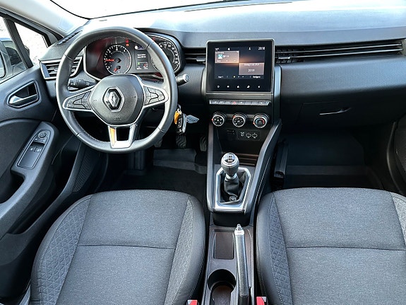 Renault Clio 8 of 16