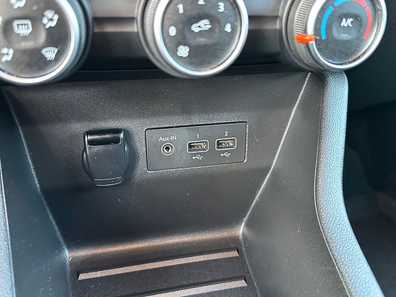 Renault Clio 16 of 16