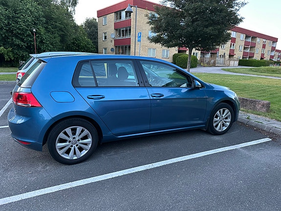 Volkswagen Golf VII 2 of 5