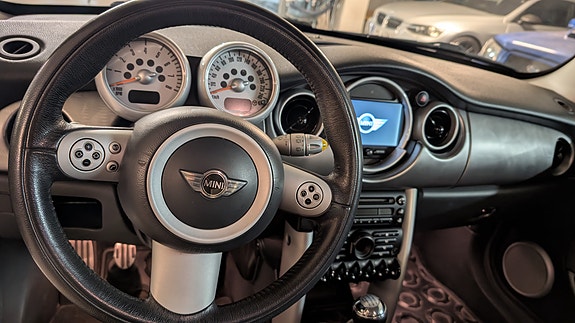MINI Cooper S 5 of 5