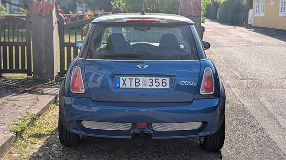 MINI Cooper S 3 of 5