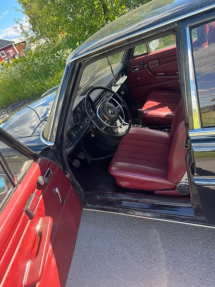 Mercedes-Benz 220 D 5 of 5