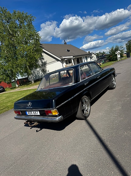 Mercedes-Benz 220 D 4 of 5