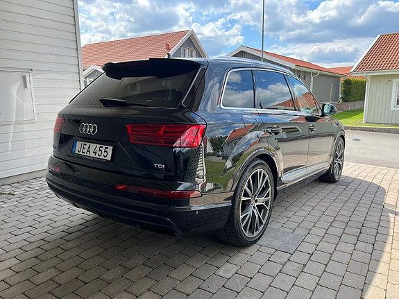 Audi Q7 3 of 7