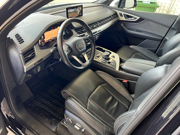 Audi Q7 4 of 7