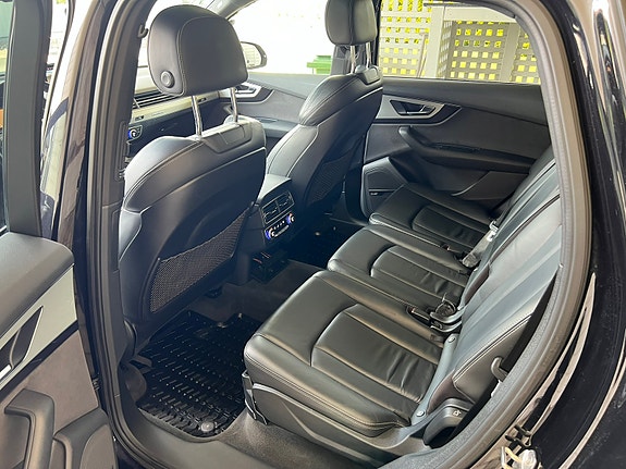 Audi Q7 5 of 7