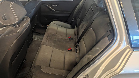 BMW 520d 3 of 12