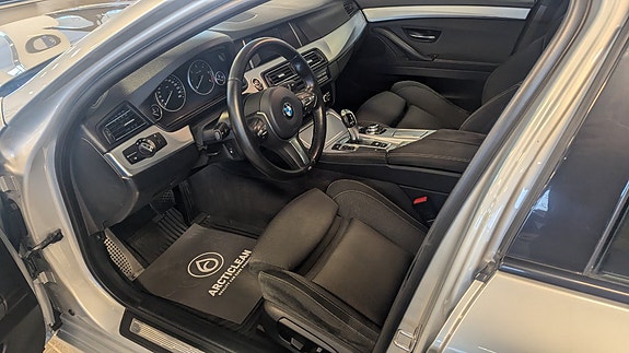 BMW 520d 2 of 12