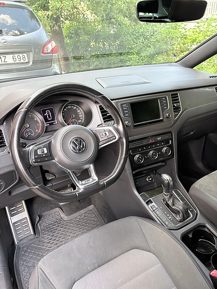 Volkswagen Golf Sportsvan 4 of 5