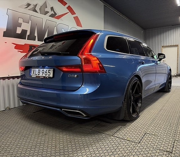 Volvo V90 3 of 5