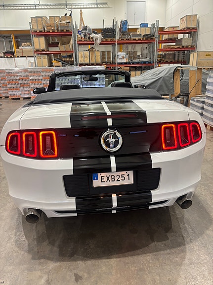 Ford Mustang 5 of 5