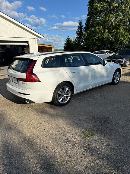 Volvo V60 3 of 5