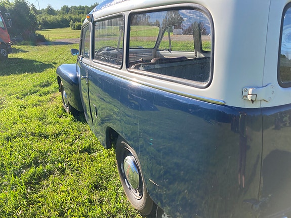 Volvo PV445 10 of 17