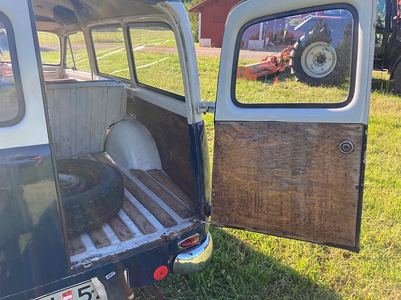 Volvo PV445 17 of 17