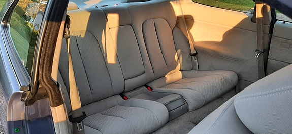 Mercedes-Benz CLK200 4 of 5