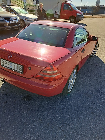Mercedes-Benz SLK200 3 of 4